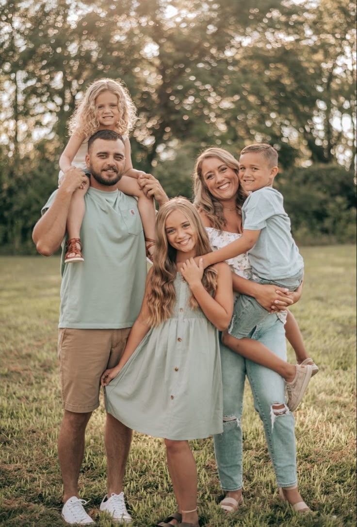 Fotografía de que ropa llevar para una sesion de fotos de familia en verano consejos de un fotografo en madrid - Memoire Photography Madrid