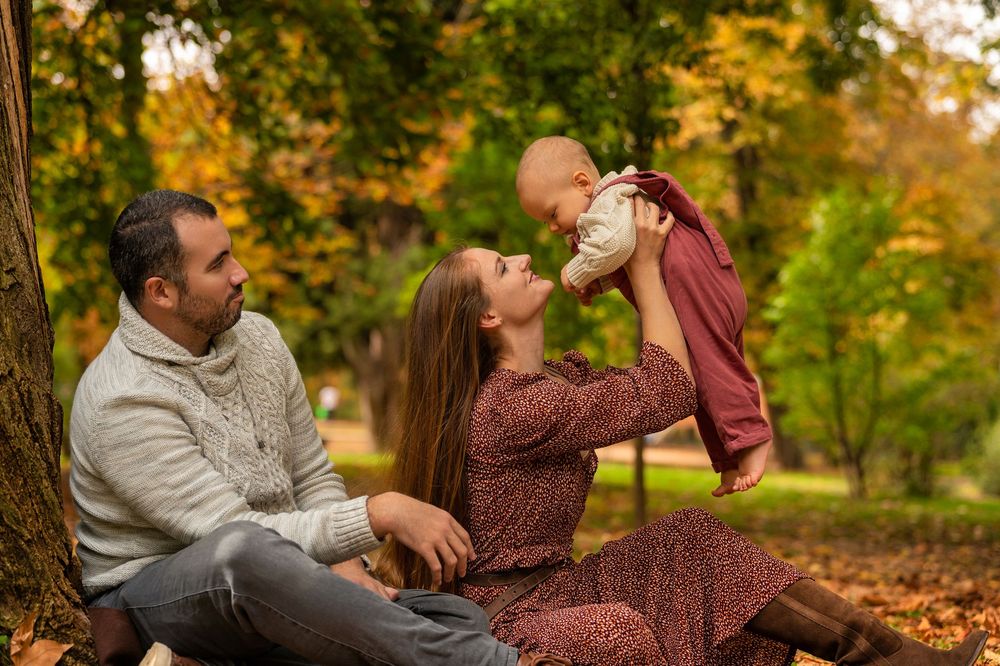 Fotografía de sesion de fotos en familia en el retiro - Memoire Photography Madrid