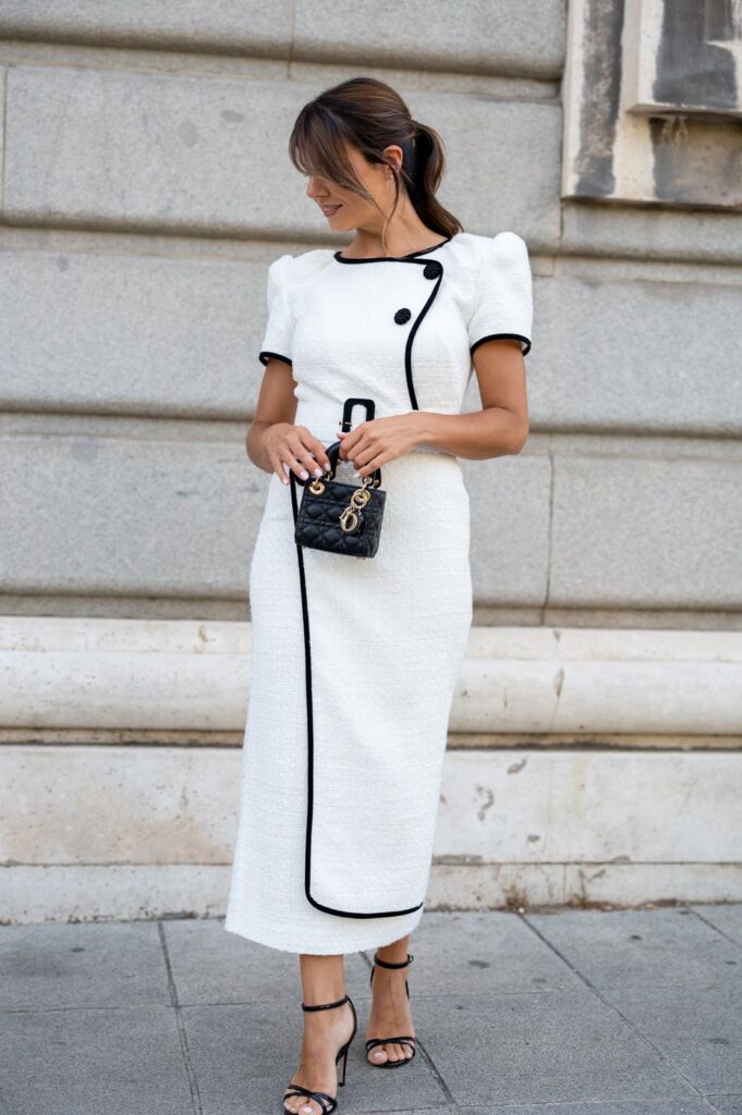 Patricia Fernández con vestido blanco en una sesión en exterior en Madrid, foto 1