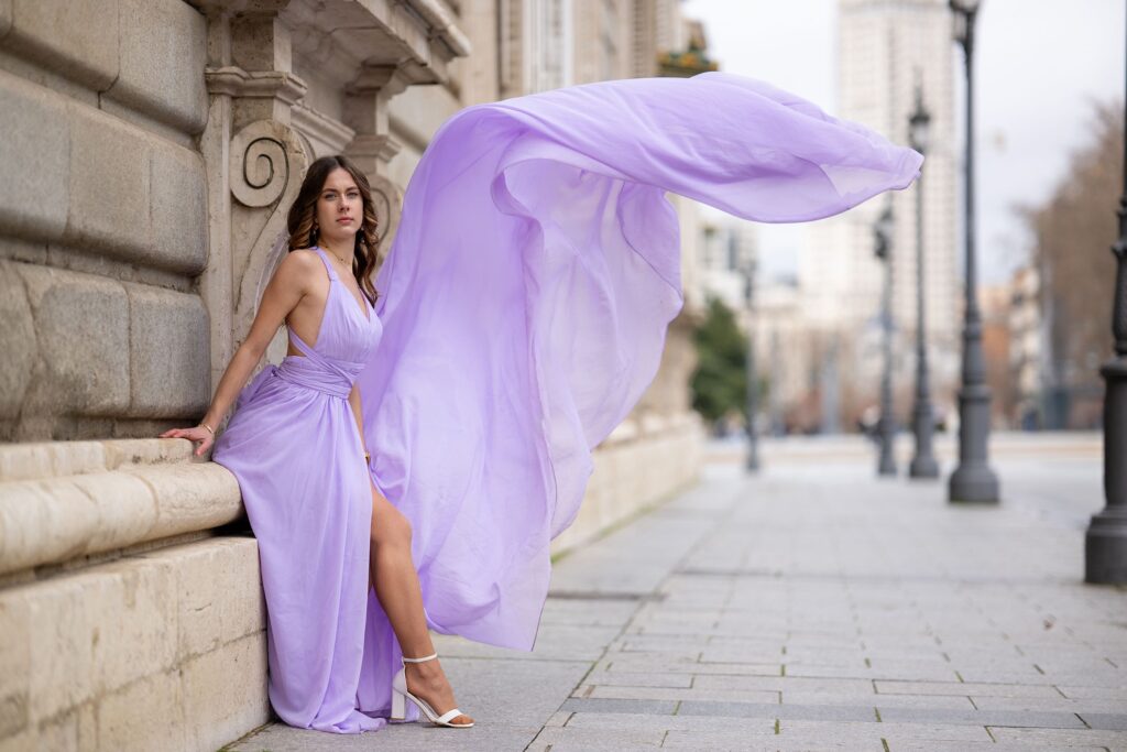 Vestido de vuelo lila del catálogo Flying Dress, en una sesión en Madrid